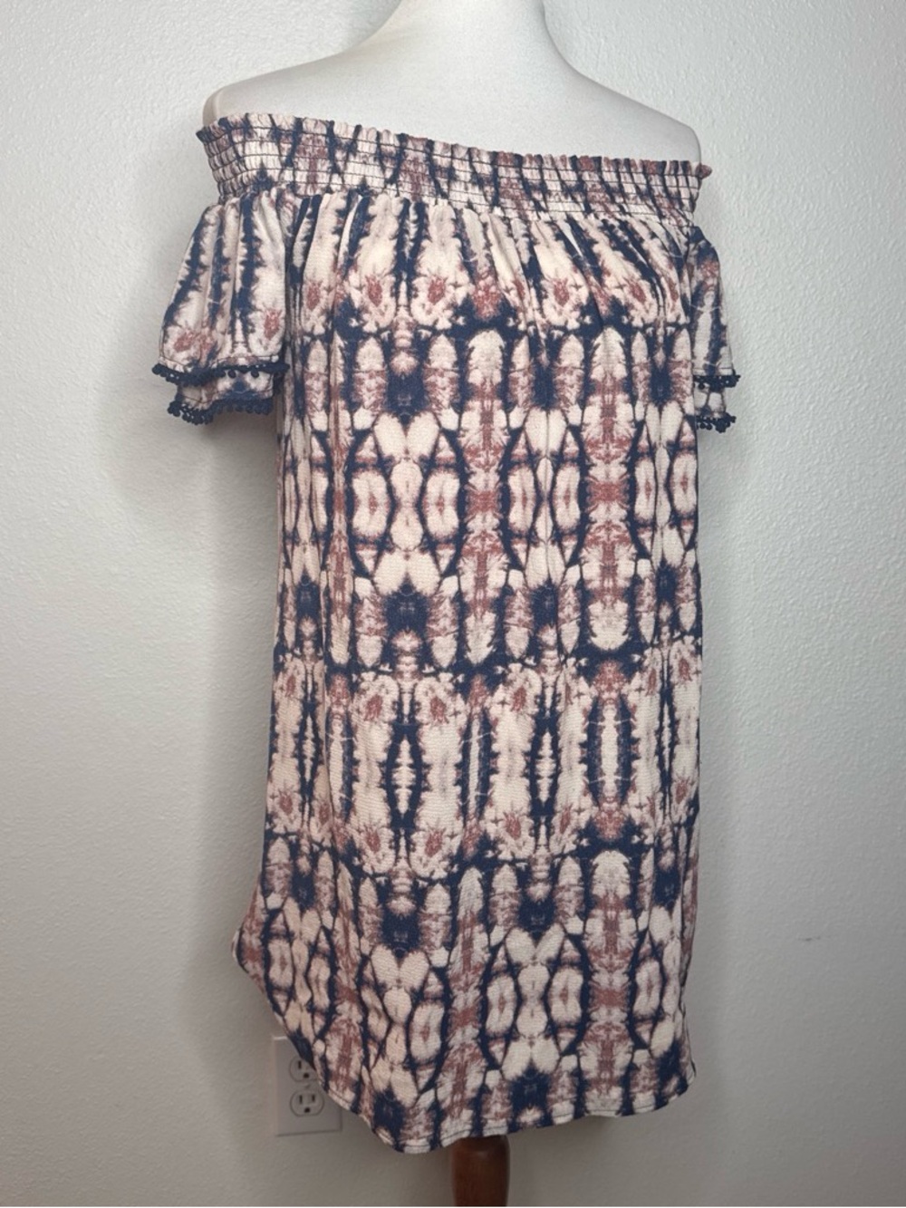 Off-Shoulder Tie-Dye Shift Dress in Navy and Rust